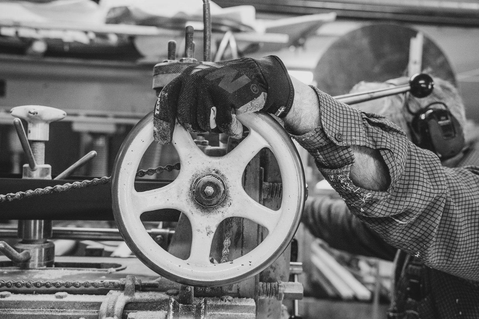 Plunge Pulley Cutting
